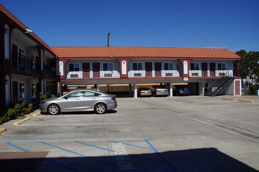 Beach Inn Long Beach Exterior photo
